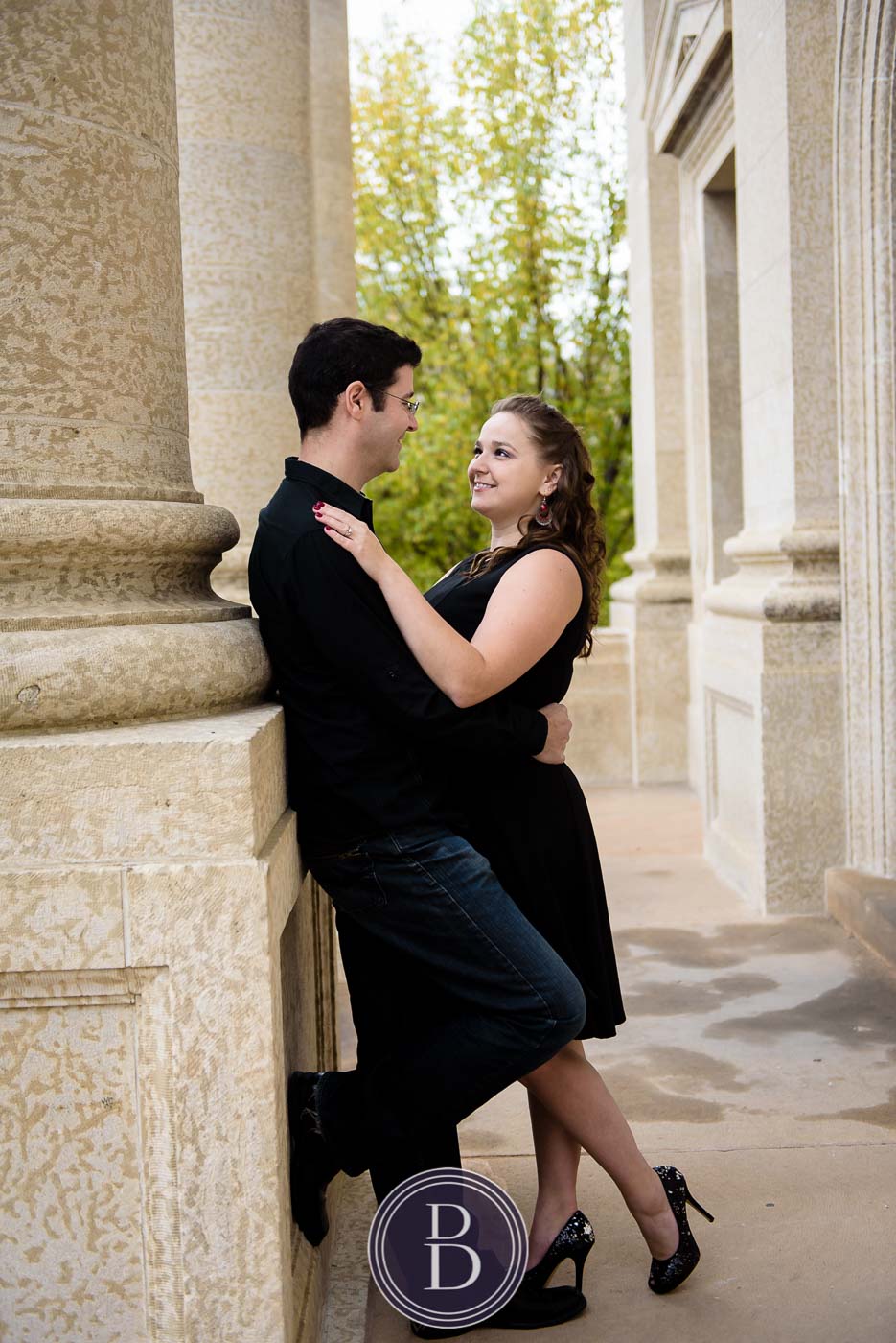 engagement photos couple in love