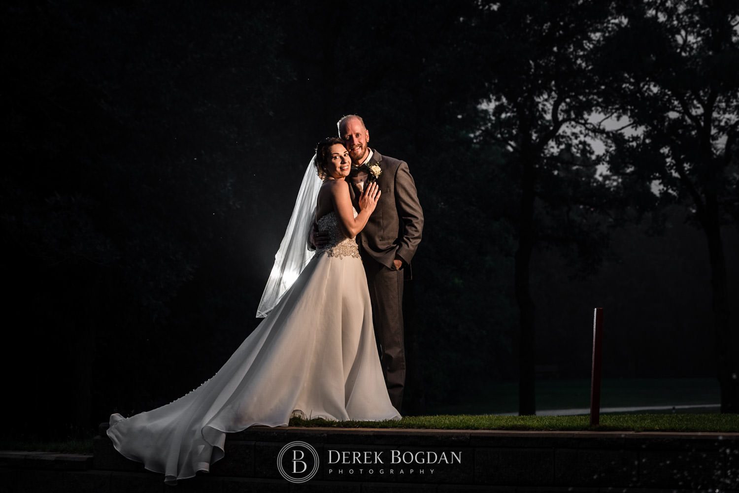 Bel Acres Golf Wedding bride and groom evening portrait golf course